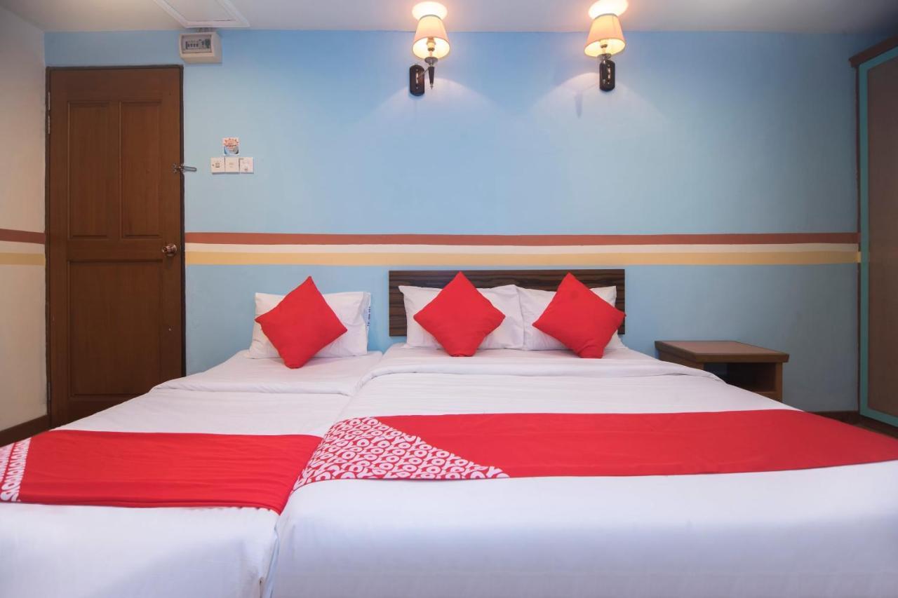 Oyo 1149 Feringghi Hotel Batu Ferringhi Zewnętrze zdjęcie