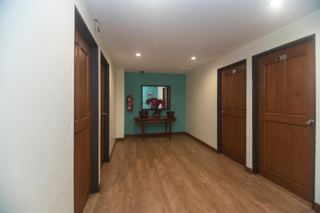 Oyo 1149 Feringghi Hotel Batu Ferringhi Zewnętrze zdjęcie