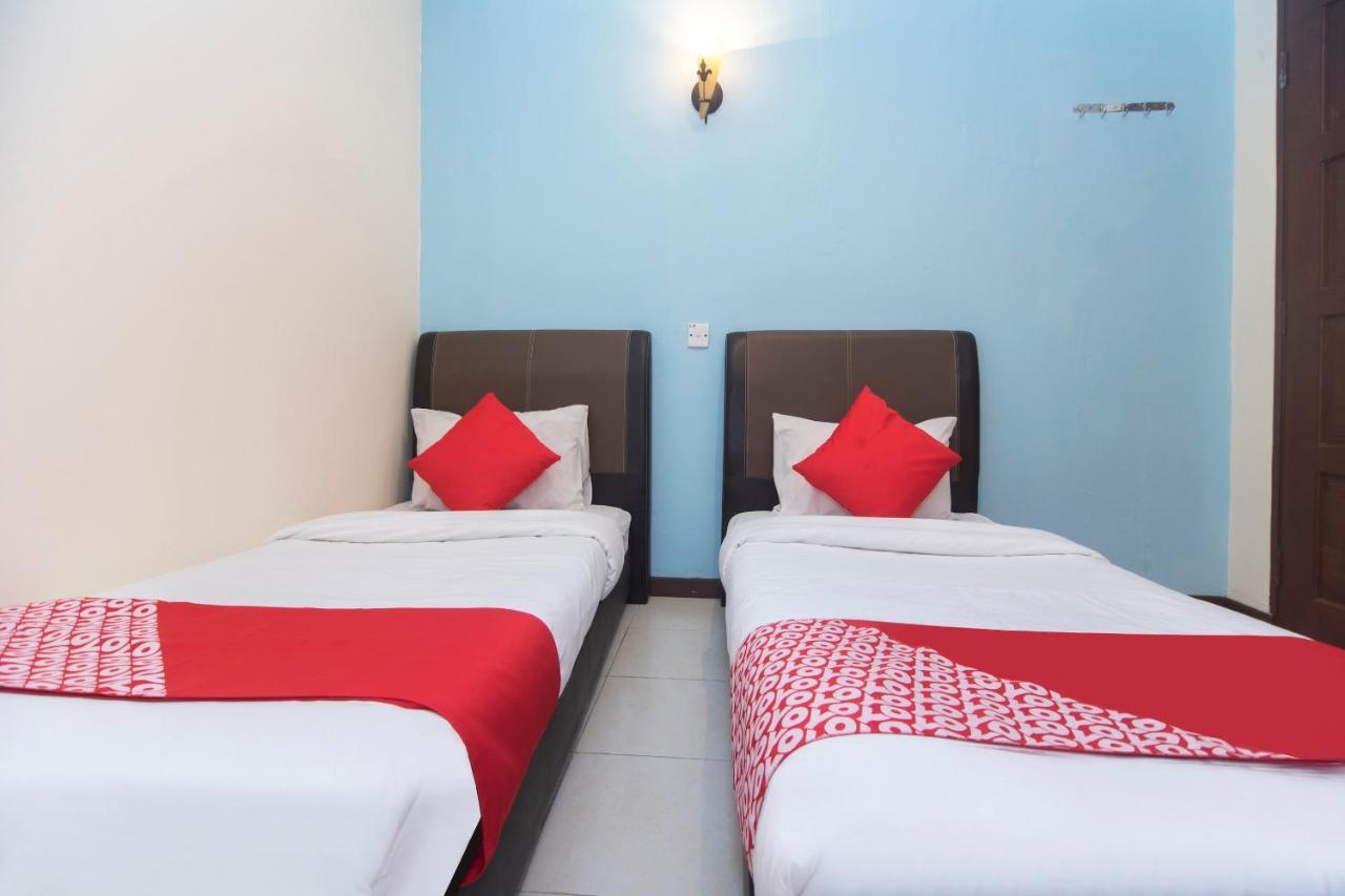 Oyo 1149 Feringghi Hotel Batu Ferringhi Zewnętrze zdjęcie