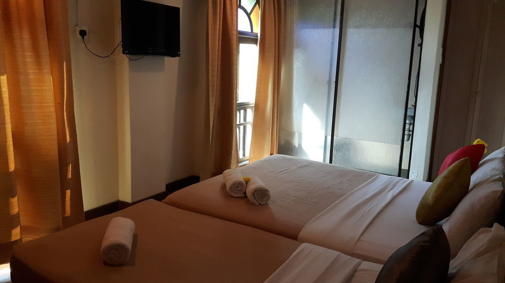 Oyo 1149 Feringghi Hotel Batu Ferringhi Zewnętrze zdjęcie