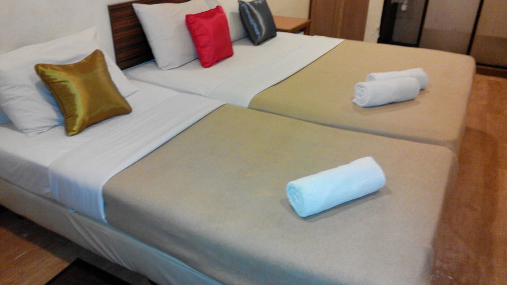 Oyo 1149 Feringghi Hotel Batu Ferringhi Zewnętrze zdjęcie