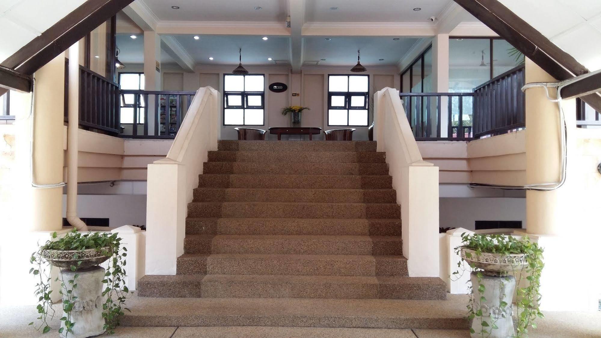 Oyo 1149 Feringghi Hotel Batu Ferringhi Zewnętrze zdjęcie