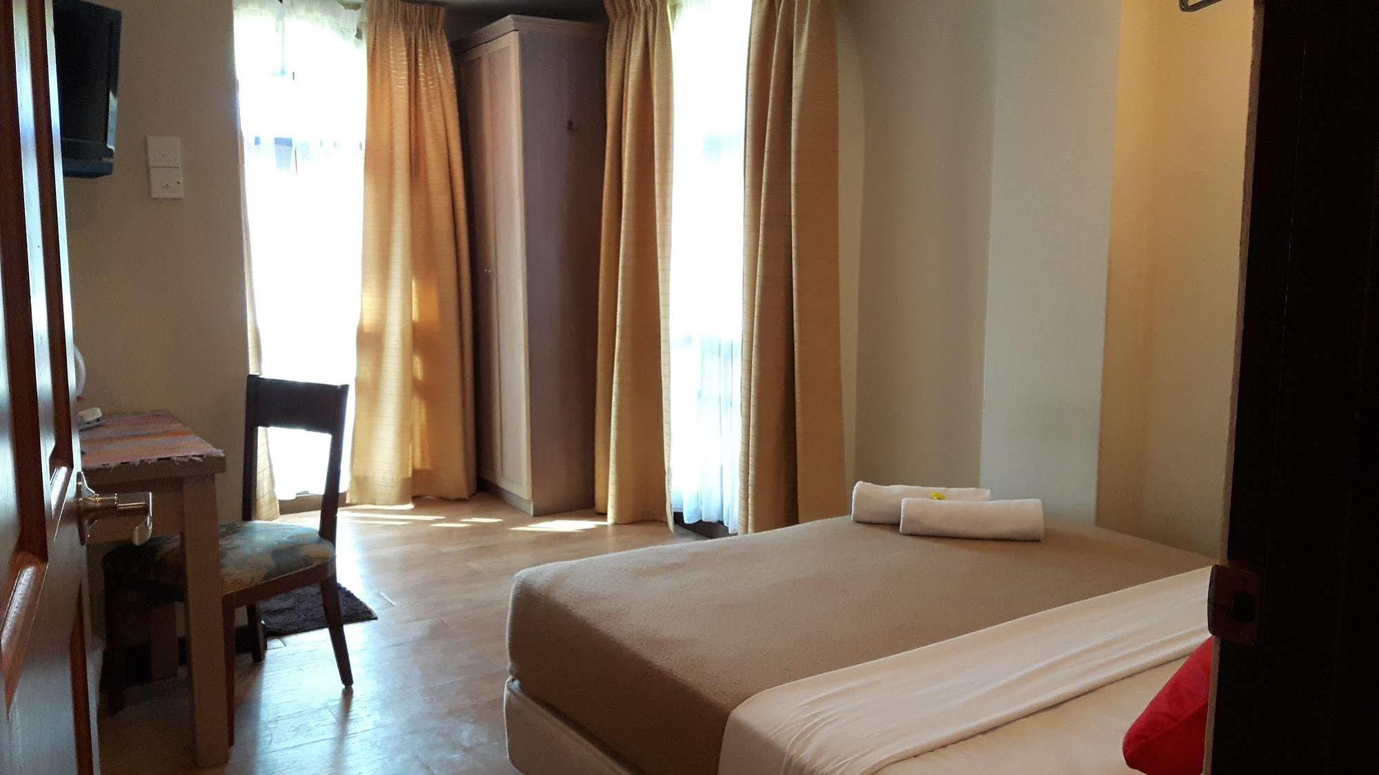Oyo 1149 Feringghi Hotel Batu Ferringhi Zewnętrze zdjęcie