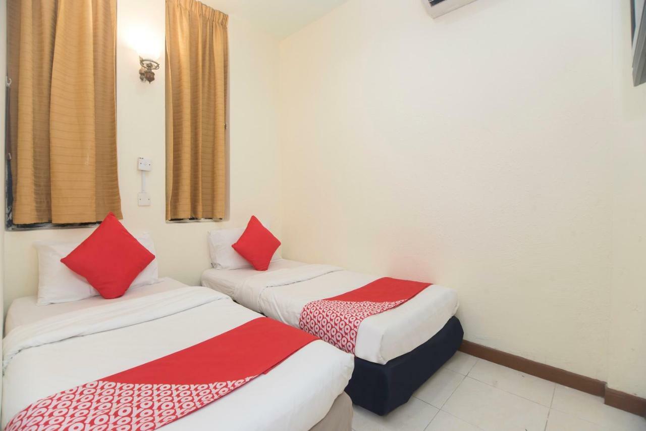 Oyo 1149 Feringghi Hotel Batu Ferringhi Zewnętrze zdjęcie