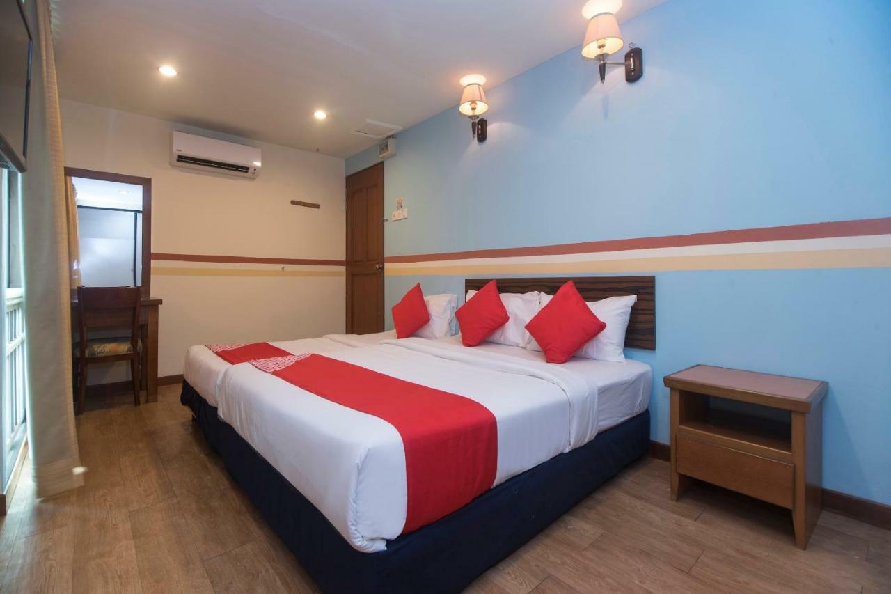 Oyo 1149 Feringghi Hotel Batu Ferringhi Zewnętrze zdjęcie