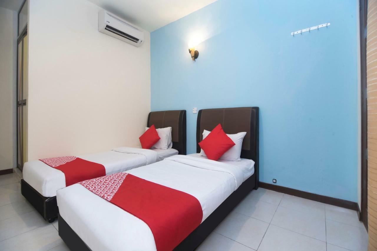 Oyo 1149 Feringghi Hotel Batu Ferringhi Zewnętrze zdjęcie