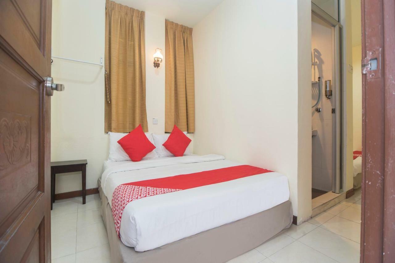 Oyo 1149 Feringghi Hotel Batu Ferringhi Zewnętrze zdjęcie