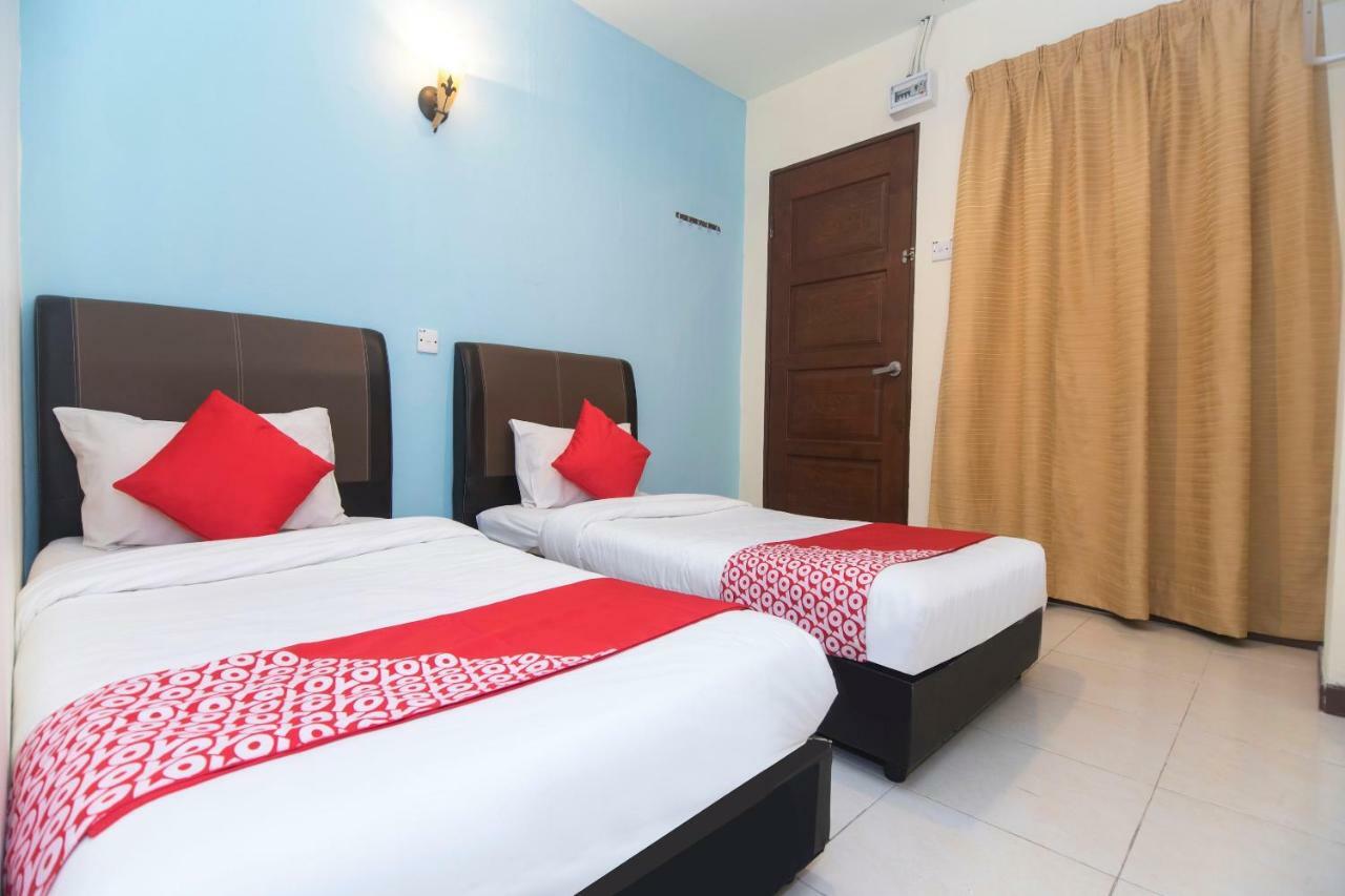 Oyo 1149 Feringghi Hotel Batu Ferringhi Zewnętrze zdjęcie